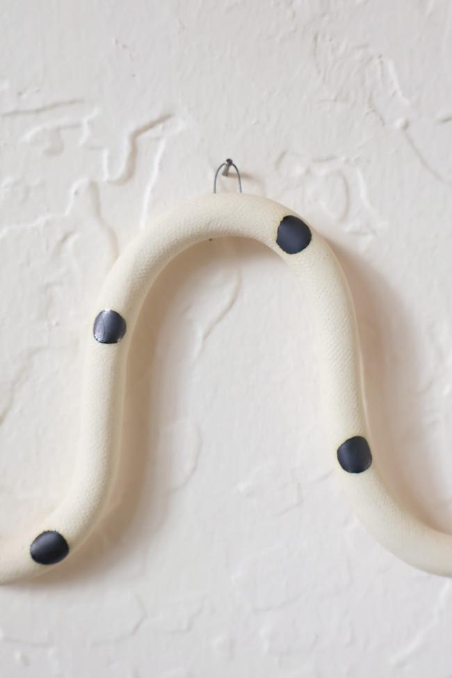 Horizontal Ceramic Wall Snake