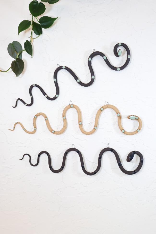 Horizontal Ceramic Wall Snake